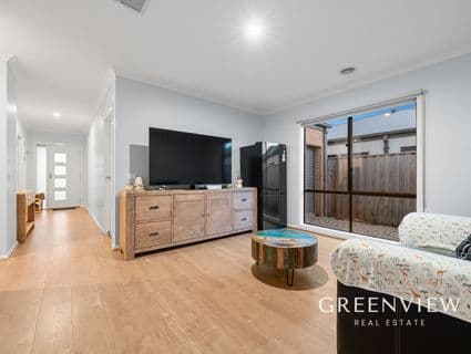 17 Rathberry Circuit, Clyde North - Thumbnail 5