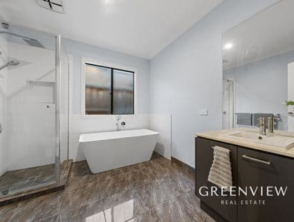 17 Rathberry Circuit, Clyde North - Thumbnail 8