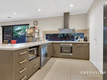 21 Perry Circuit, Cranbourne North - Thumbnail 5