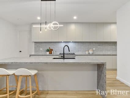 118 Montego Boulevard, Sunbury - Image 1
