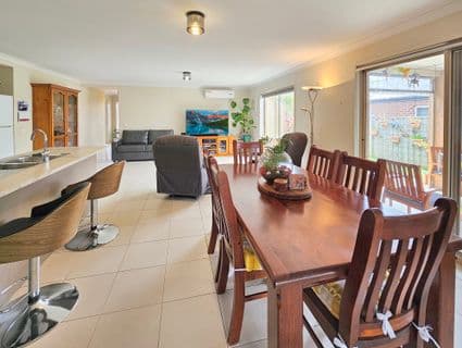5 Pearl Court, Cowes - Thumbnail 2