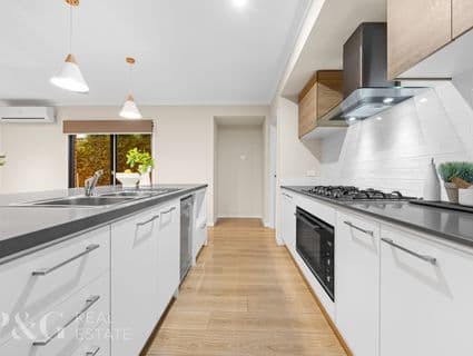 82 Glenrose Boulevard, Clyde North - Thumbnail 4