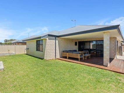 1 Watershed Way, Pearsall - Thumbnail 2
