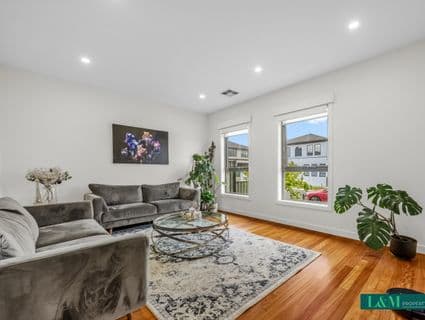 8 Crestwood Road, Greenvale - Thumbnail 2