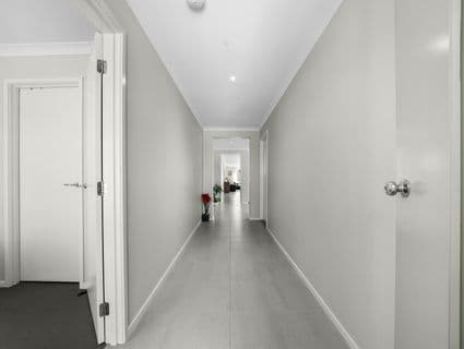 9 Arrowhead Street, Manor Lakes - Thumbnail 2