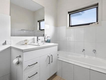 2 Leon Avenue, Rosebud - Thumbnail 5