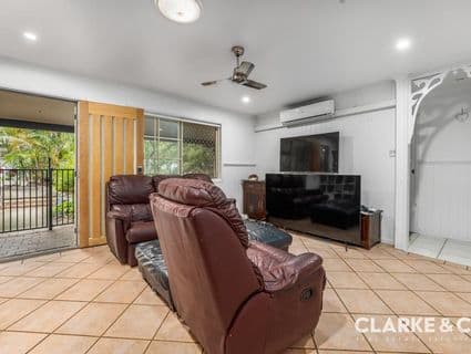 42 Johnston Road, Glass House Mountains - Thumbnail 2