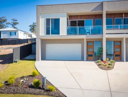 7B Jacaranda Place, Mirador - Image 1