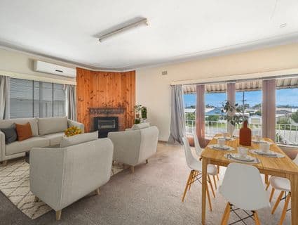 831 Pacific Highway, Belmont South - Image 1