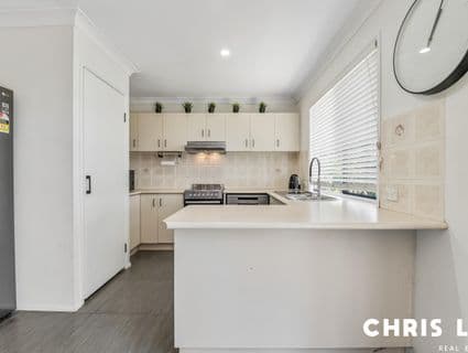 85 Overland Drive, Edens Landing - Thumbnail 3