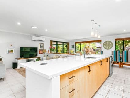 6 Everton Place, Greenfields - Image 1