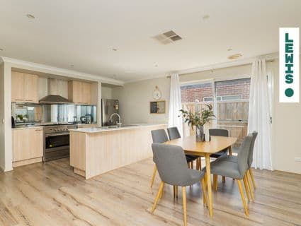26 Nebula Crescent, Mickleham - Thumbnail 2