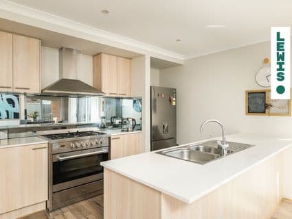 26 Nebula Crescent, Mickleham - Thumbnail 3