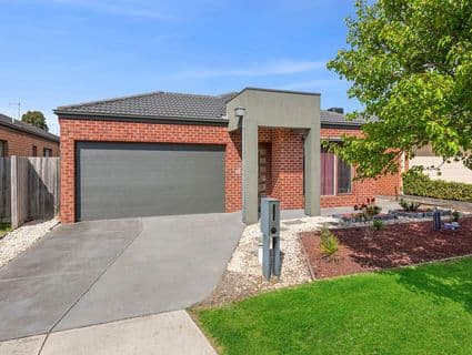 36 Malua Circuit, Sandhurst - Image 1