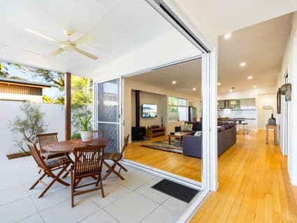 2/6 Goongilla Street, Yaroomba - Image 1