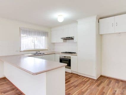 404, Cranbourne West - Thumbnail 2