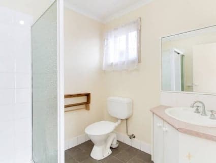 404, Cranbourne West - Thumbnail 6