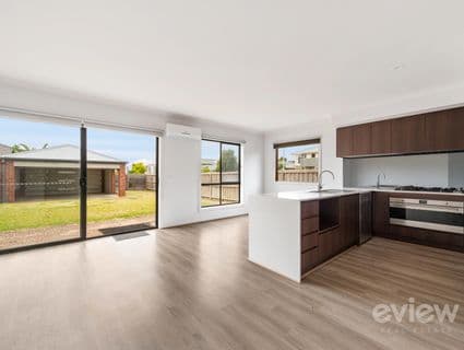 2 Bloom Street, Werribee - Thumbnail 4