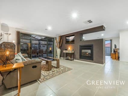14 Newton Drive, Cranbourne North - Thumbnail 2