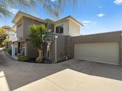 404, Frankston - Image 1