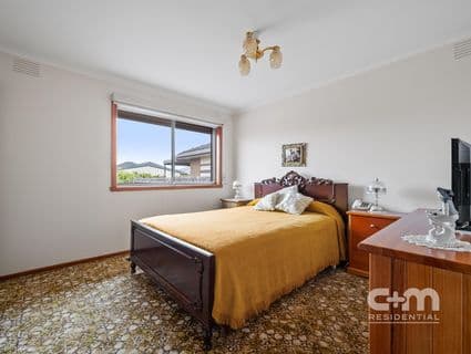 18 Hyde Street, Hadfield - Thumbnail 8