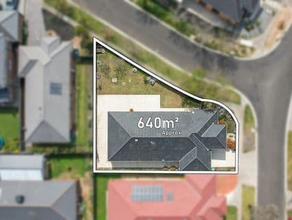 8 Grovedale Way, Manor Lakes - Thumbnail 3