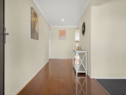 8 Grovedale Way, Manor Lakes - Thumbnail 4