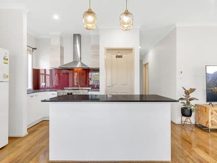 13 Admiration Drive, Craigieburn - Thumbnail 2