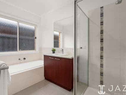 10 Verdure Street, Point Cook - Thumbnail 7