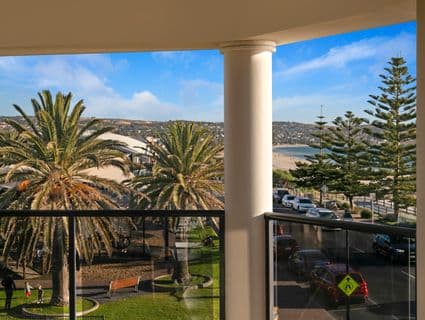 143A Esplanade, Brighton - Thumbnail 2