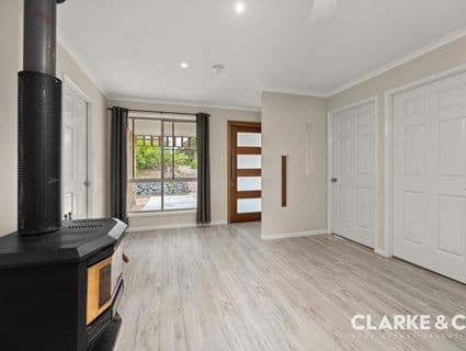 9 Heilig Court, Glass House Mountains - Image 1