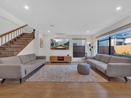 8 Wardan Avenue, Greenvale - Thumbnail 2