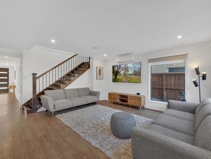 8 Wardan Avenue, Greenvale - Thumbnail 4