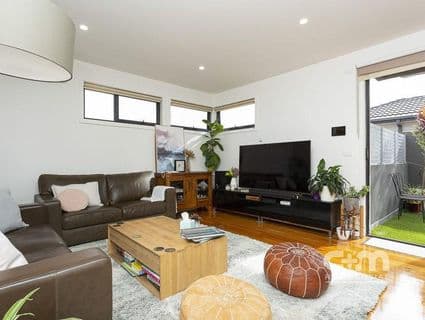 2/40 Curie Avenue, Oak Park - Thumbnail 2