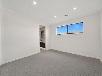 8 Showertree Street, Truganina - Thumbnail 7
