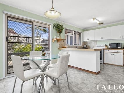 16 Dartnell Close, Crib Point - Thumbnail 2
