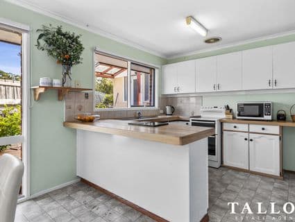 16 Dartnell Close, Crib Point - Thumbnail 8