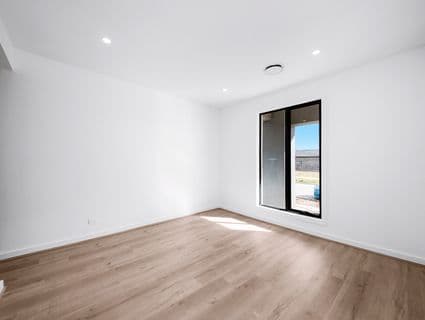 9 Segur Road, Clyde North - Thumbnail 8