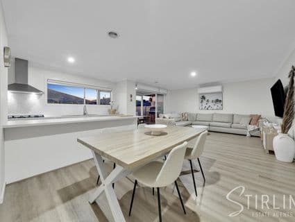 18 Hikari Crescent, Cranbourne South - Thumbnail 2