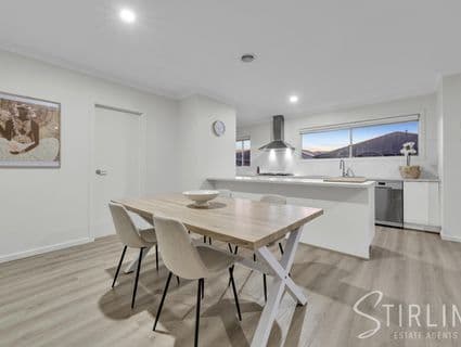 18 Hikari Crescent, Cranbourne South - Thumbnail 7