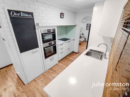 3 Colonial Mews, Edgewater - Image 1