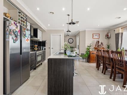 6 DAISYBUSH DR, Point Cook - Thumbnail 7