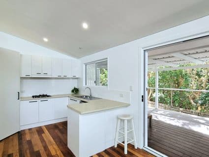 28 Newfield Street, Sunrise Beach - Thumbnail 2