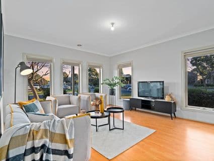 1 Birdswood Crescent, Craigieburn - Thumbnail 2