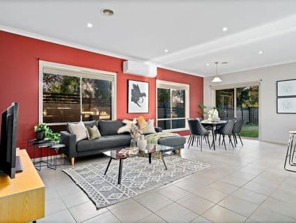 1 Birdswood Crescent, Craigieburn - Thumbnail 5