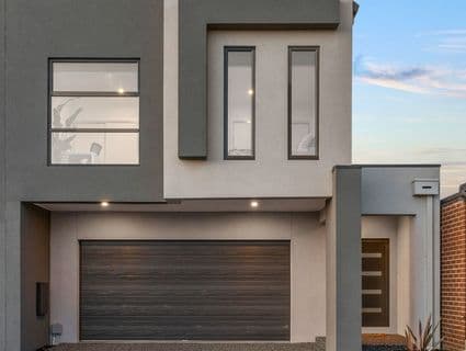 7 Walhallow Drive, Clyde North - Image 1