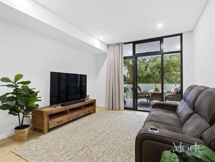 305/22 Kearns Crescent, Ardross - Thumbnail 4