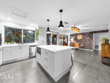 10 Berkshire Place, Narre Warren South - Thumbnail 4