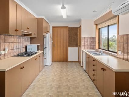 21 Wyuna Walk, Mooroolbark - Thumbnail 2