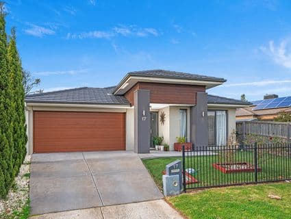 17 Swiss Way, Manor Lakes - Image 1